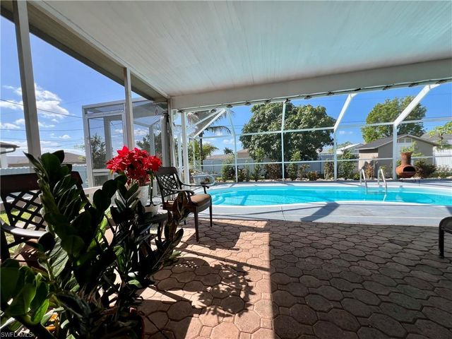 702 SW 25th ST, Cape Coral, FL 33914