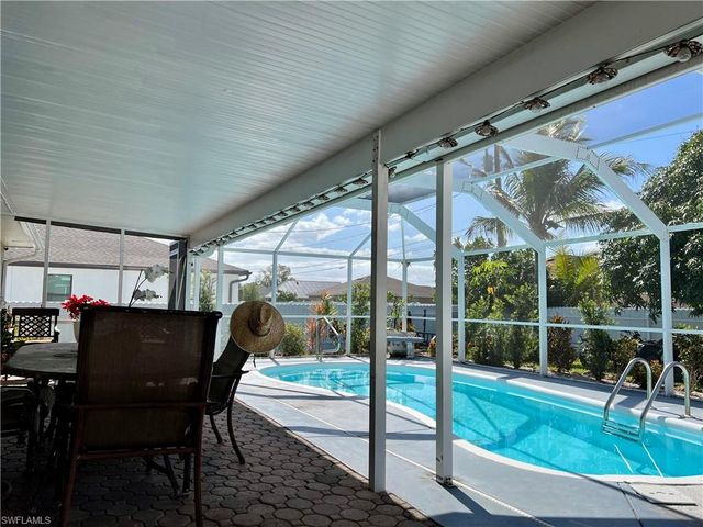 702 SW 25th ST, Cape Coral, FL 33914