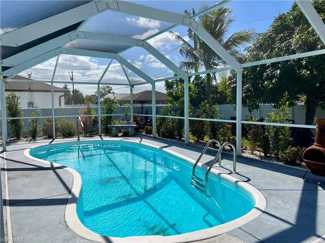 702 SW 25th ST, Cape Coral, FL 33914