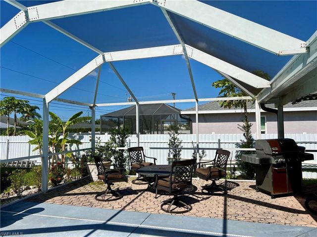 702 SW 25th ST, Cape Coral, FL 33914