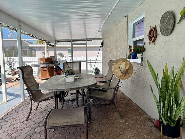 702 SW 25th ST, Cape Coral, FL 33914