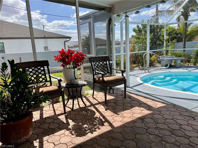 702 SW 25th ST, Cape Coral, FL 33914