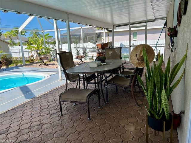 702 SW 25th ST, Cape Coral, FL 33914