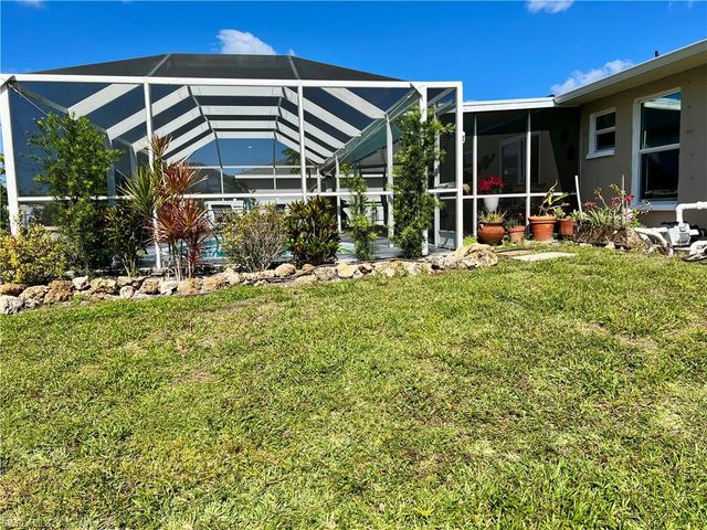 702 SW 25th ST, Cape Coral, FL 33914