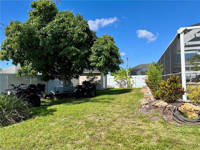 702 SW 25th ST, Cape Coral, FL 33914