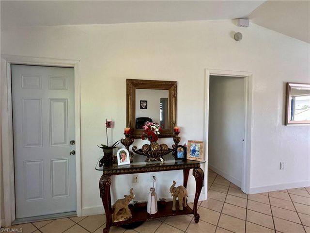 702 SW 25th ST, Cape Coral, FL 33914