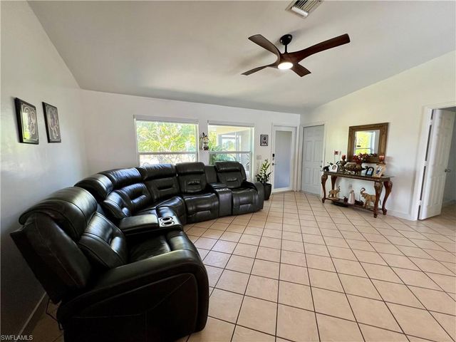 702 SW 25th ST, Cape Coral, FL 33914