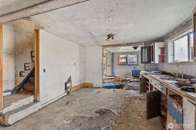 138 Ward Creek Rd, Raymond, WA 98577