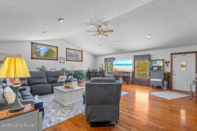 200 Nat Rogers Rd, New Haven, KY 40051