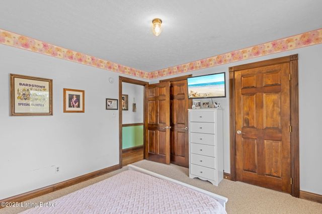 200 Nat Rogers Rd, New Haven, KY 40051