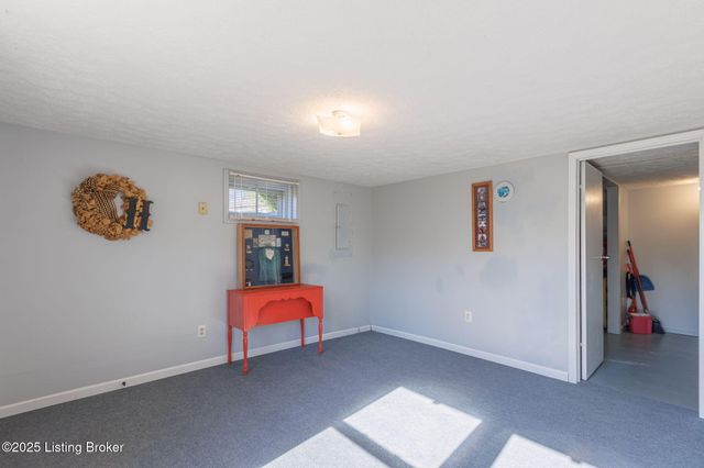 200 Nat Rogers Rd, New Haven, KY 40051