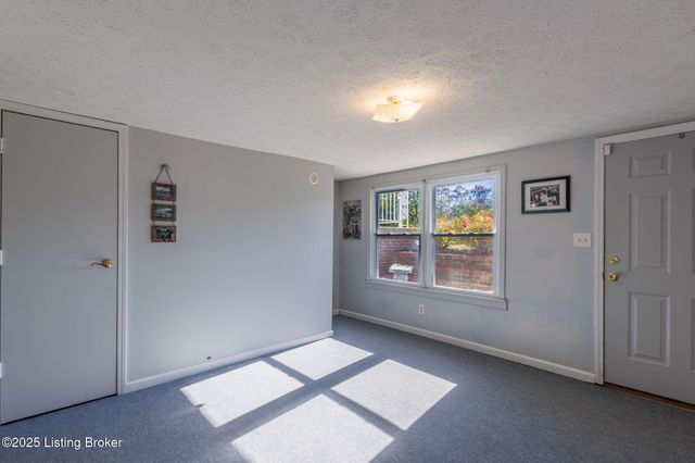 200 Nat Rogers Rd, New Haven, KY 40051