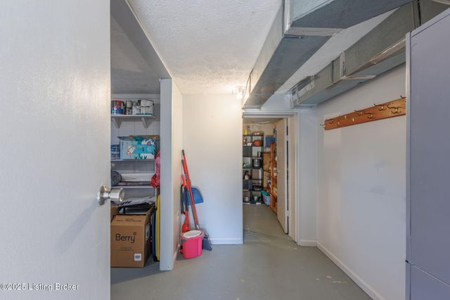 200 Nat Rogers Rd, New Haven, KY 40051