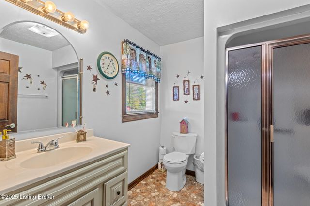 200 Nat Rogers Rd, New Haven, KY 40051