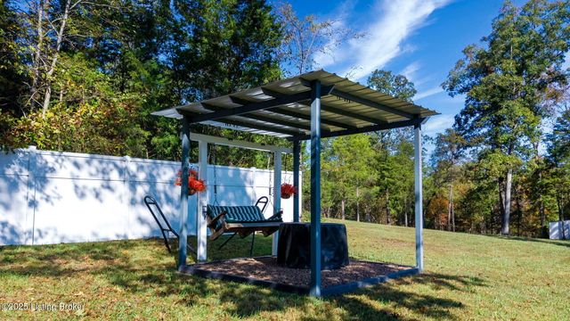 200 Nat Rogers Rd, New Haven, KY 40051