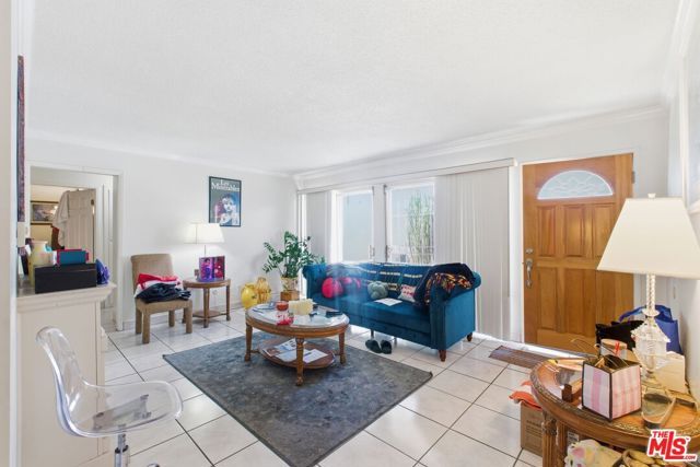 519 N Exton Avenue, Inglewood, CA 90302