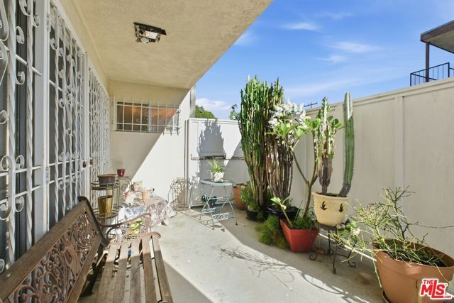 519 N Exton Avenue, Inglewood, CA 90302