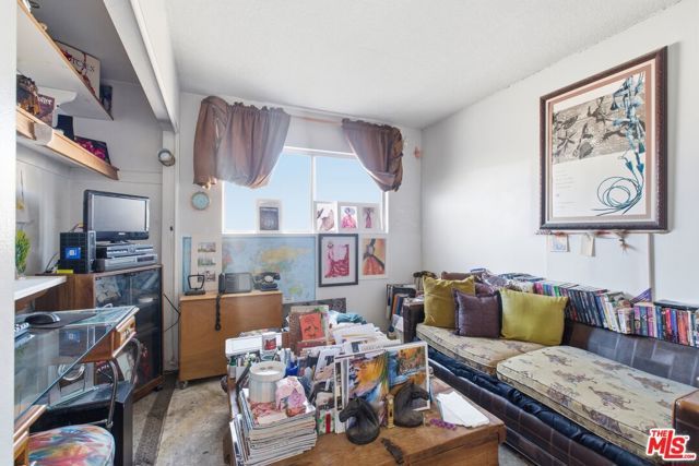 519 N Exton Avenue, Inglewood, CA 90302