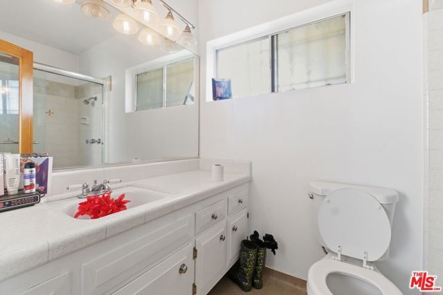519 N Exton Avenue, Inglewood, CA 90302