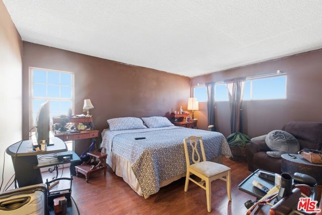 519 N Exton Avenue, Inglewood, CA 90302