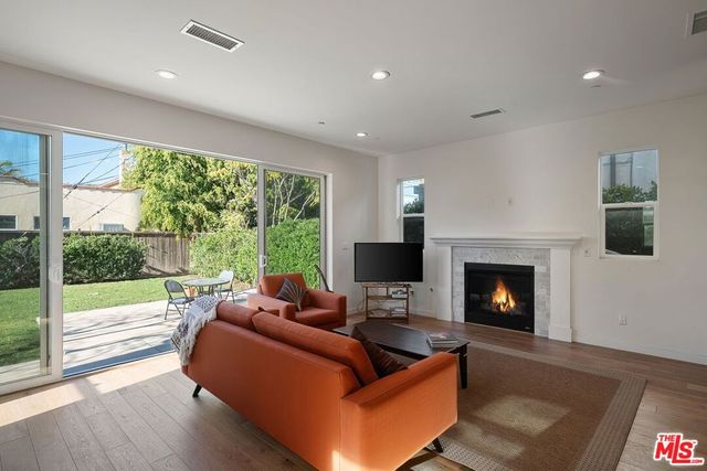 10833 Tabor Street, Los Angeles, CA 90034