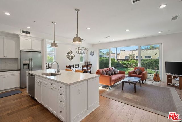 10833 Tabor Street, Los Angeles, CA 90034