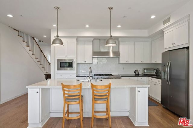 10833 Tabor Street, Los Angeles, CA 90034