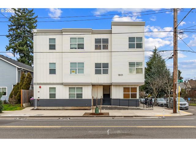 1801 N ROSA PARKS Way 102, Portland, OR 97217