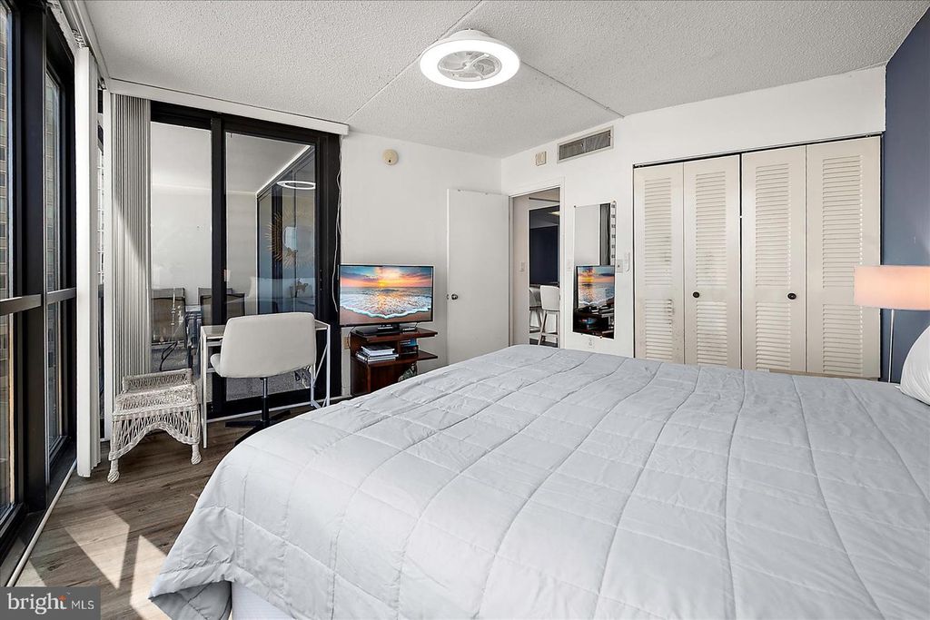 Image 4 of property listing at 10900 COASTAL HWY #316, Ocean City, MD 21842