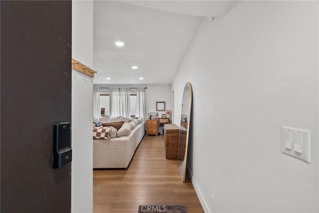 4445 Cartwright Avenue 212, Toluca Lake, CA 91602