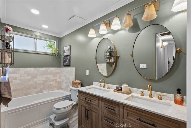 4445 Cartwright Avenue 212, Toluca Lake, CA 91602
