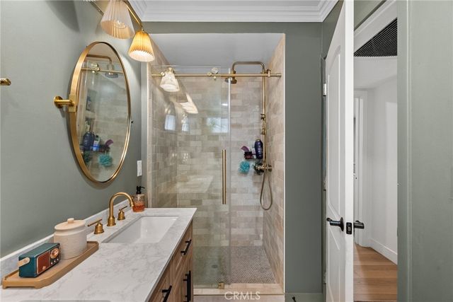 4445 Cartwright Avenue 212, Toluca Lake, CA 91602