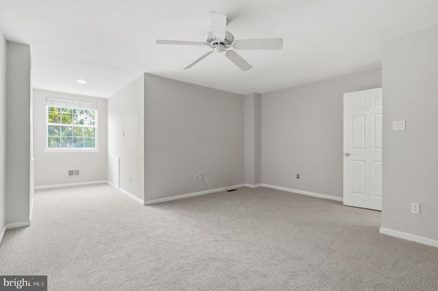 965 ROUNDHOUSE CT, West Chester, PA 19380