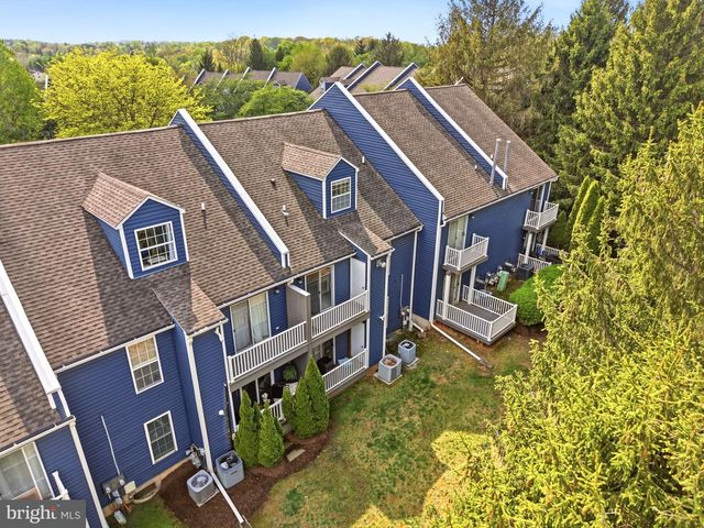965 ROUNDHOUSE CT, West Chester, PA 19380