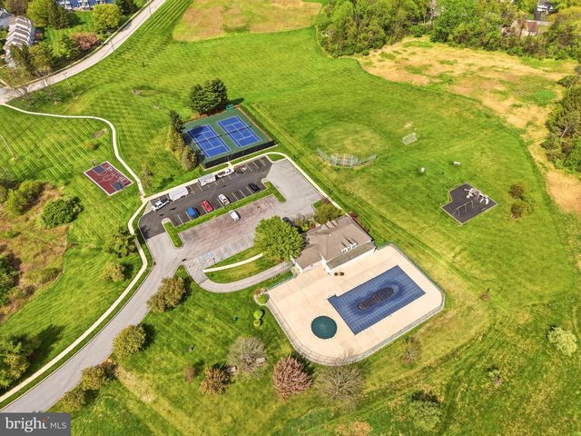 965 ROUNDHOUSE CT, West Chester, PA 19380
