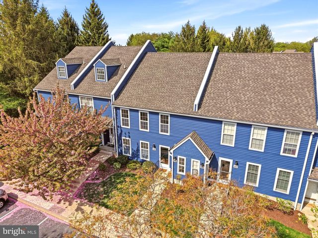 965 ROUNDHOUSE CT, West Chester, PA 19380