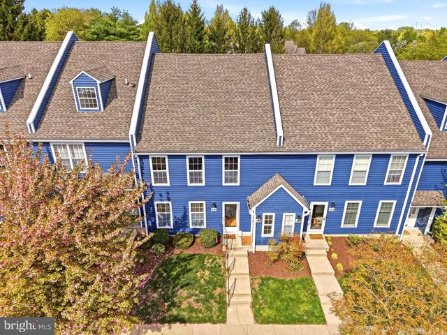 965 ROUNDHOUSE CT, West Chester, PA 19380
