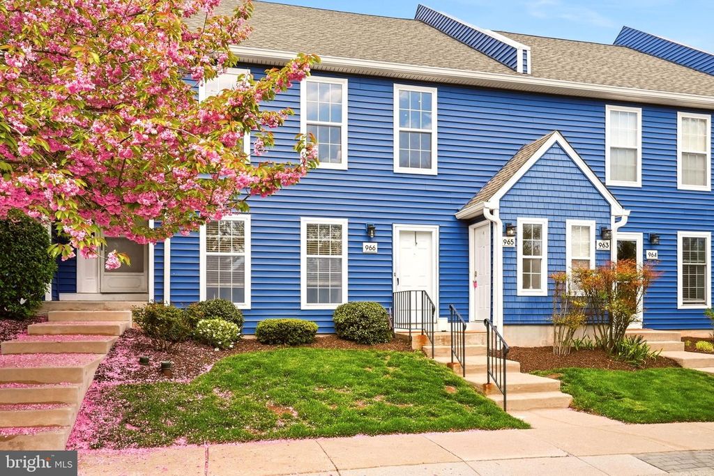 965 ROUNDHOUSE CT, West Chester, PA 19380