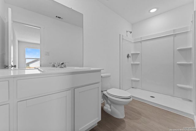 120 Autumn Trail, Floresville, TX 78114