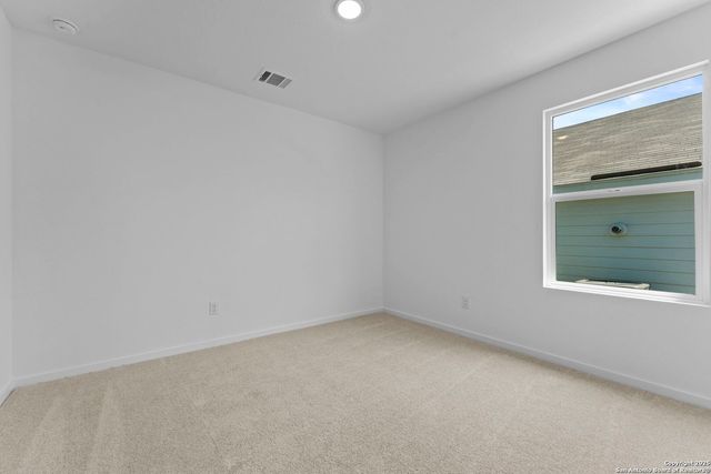 120 Autumn Trail, Floresville, TX 78114