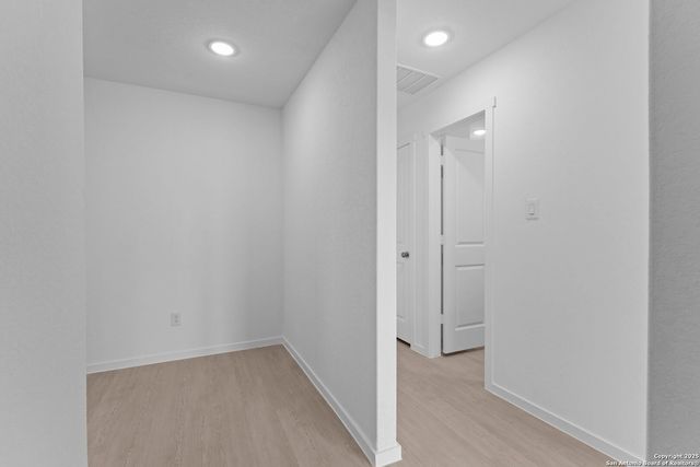 120 Autumn Trail, Floresville, TX 78114