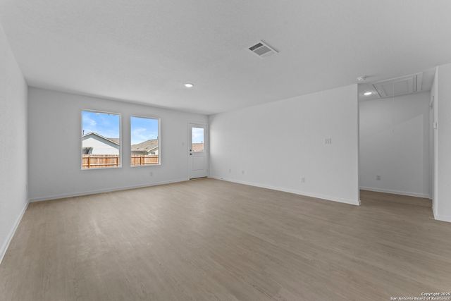 120 Autumn Trail, Floresville, TX 78114