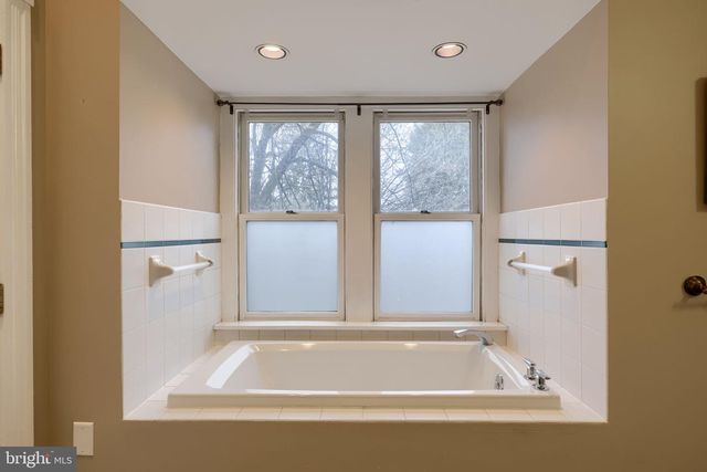 353 E ORANGE, Lancaster, PA 17602