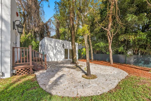 517 Minorca Ave, Coral Gables, FL 33134