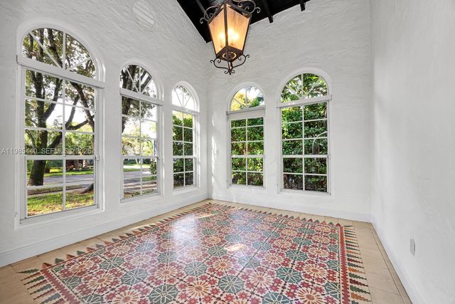 517 Minorca Ave, Coral Gables, FL 33134