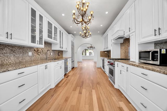 517 Minorca Ave, Coral Gables, FL 33134