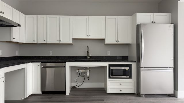 251 Sladen Street 105, Dracut, MA 01826