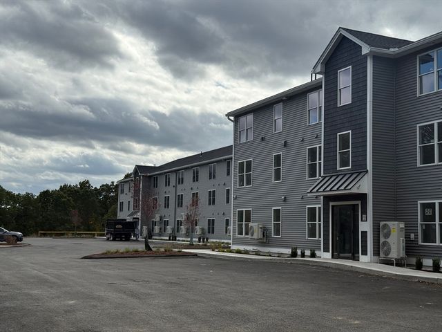 251 Sladen Street 105, Dracut, MA 01826