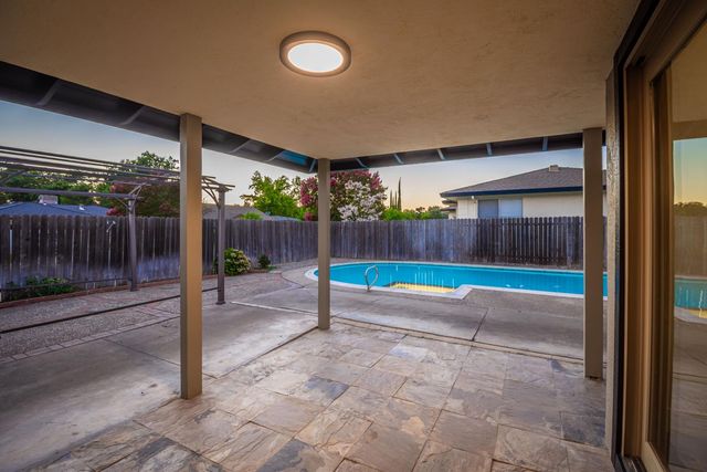 5115 Meckel Way, Sacramento, CA 95841