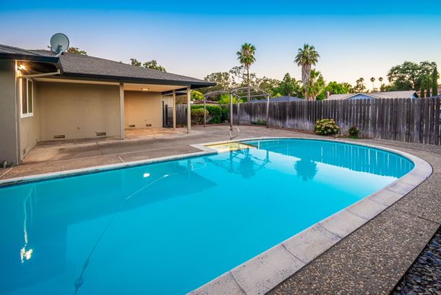 5115 Meckel Way, Sacramento, CA 95841